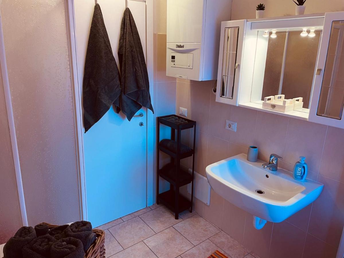 Casa Amelie Apartment เปสเคียรา เดล การ์ดา ภายนอก รูปภาพ