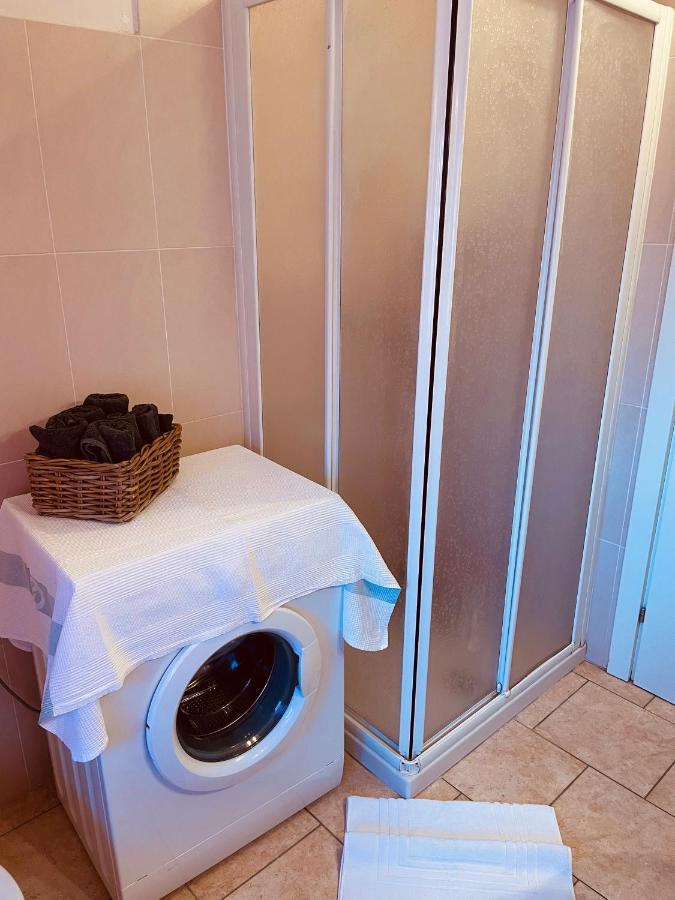 Casa Amelie Apartment เปสเคียรา เดล การ์ดา ภายนอก รูปภาพ